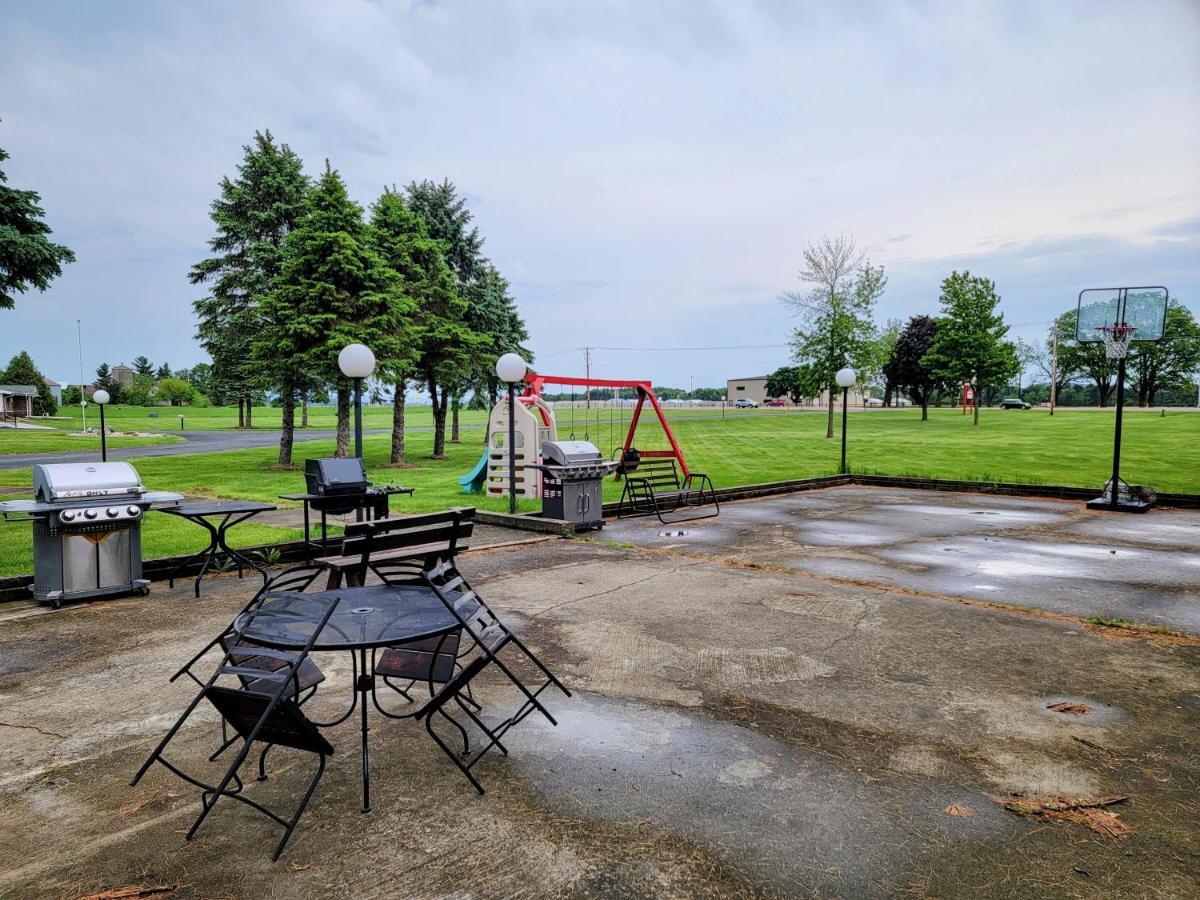 Skyview Motel - Prairie Du Sac ภายนอก รูปภาพ