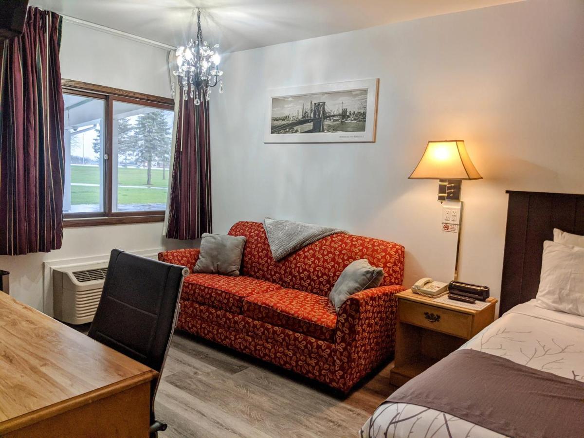 Skyview Motel - Prairie Du Sac ภายนอก รูปภาพ